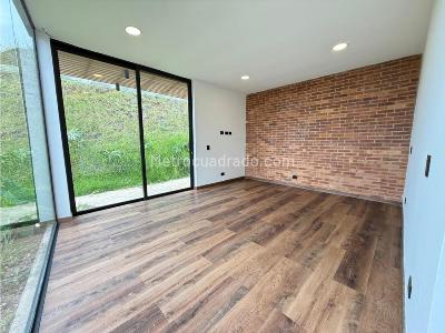 Casa de 3 alcobas en venta en Alto De Palmas, Medellín, 331 m² · foto 11 de 20