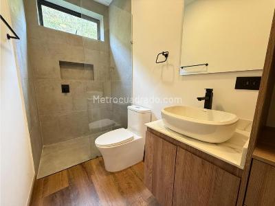 Casa de 3 alcobas en venta en Alto De Palmas, Medellín, 331 m² · foto 17 de 20