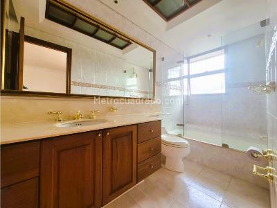 Apartamento de 4 alcobas en venta en Poblado La Tomatera, Medellín, 655 m² · foto 10 de 16