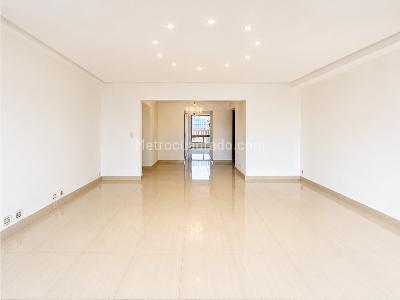Apartamento de 3 alcobas en venta en Patio Bonito, Medellín, 178 m² · foto 3 de 17