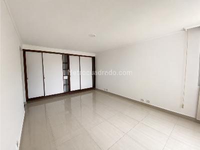 Apartamento de 3 alcobas en venta en Patio Bonito, Medellín, 178 m² · foto 9 de 17