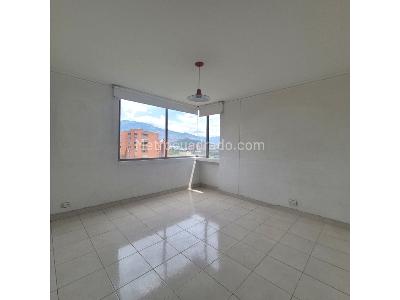 Apartamento de 3 alcobas en venta en Conquistadores, Medellín, 119 m² · foto 4 de 13