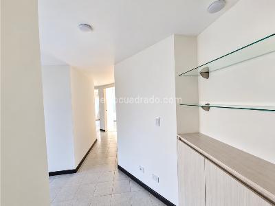 Apartamento de 3 alcobas en venta en Castropol, Medellín, 90 m² · foto 4 de 12