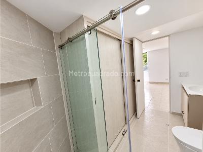 Apartamento de 3 alcobas en venta en Castropol, Medellín, 90 m² · foto 7 de 12