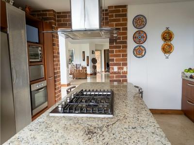 Casa de 5 alcobas en venta en Escobero, Envigado, 656 m² · foto 11 de 20