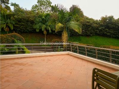 Casa de 5 alcobas en venta en Escobero, Envigado, 656 m² · foto 17 de 20