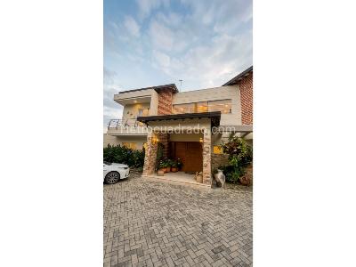 Casa de 5 alcobas en venta en Escobero, Envigado, 656 m² · foto 9 de 20