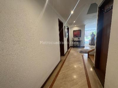 Apartamento de 3 alcobas en venta en Rosales Bellavista, Bogotá, 356 m² · foto 6 de 16