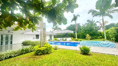 Casa de 5 alcobas en venta en Pueblito Cafetero, Pereira, 700 m² · foto 2 de 19