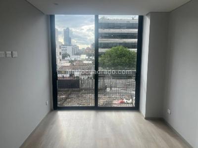 Apartaestudio en venta en Chico Norte, Bogotá, 44 m² · foto 3 de 20