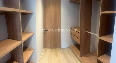 Apartaestudio en venta en Chico Norte, Bogotá, 58 m² · foto 10 de 20