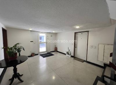 Apartamento de 1 alcoba en venta en Santa Barbara Central, Bogotá, 50 m² · foto 4 de 12