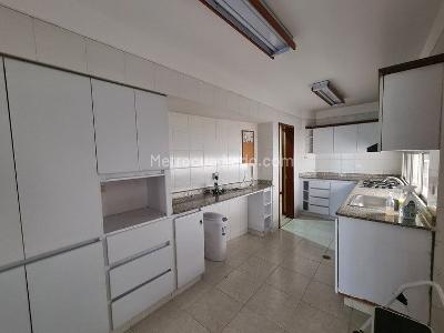 Apartamento de 3 alcobas en venta en Santa Teresita, Cali, 240 m² · foto 10 de 20