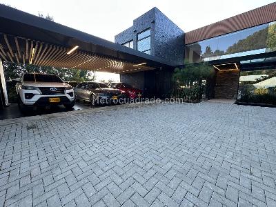 Casa de 5 alcobas en venta en El Poblado Las Palmas, Medellín · foto 3 de 19