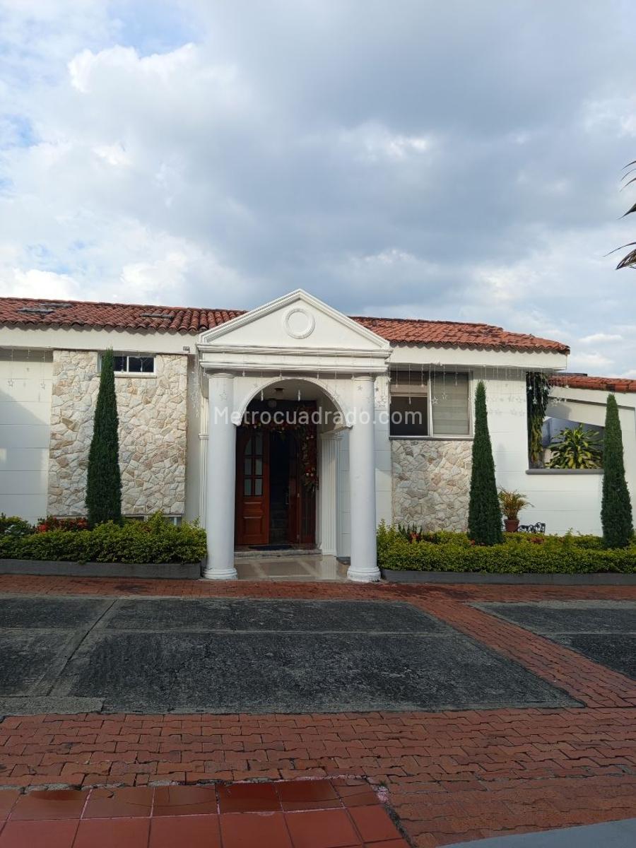Casa de 5 habitaciones en venta en Ciudad Jardin, Cali — imagen 1 de 20