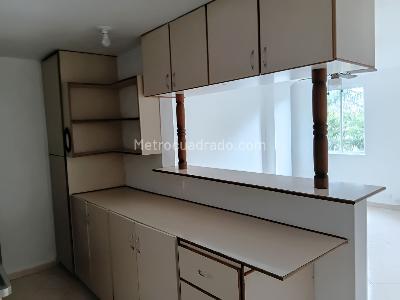 Apartamento en venta en La Almeria, Medellín · foto 3 de 20