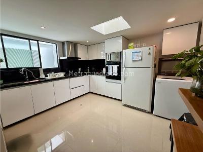 Apartamento de 3 alcobas en venta en Bella Suiza, Bogotá, 84 m² · foto 5 de 14