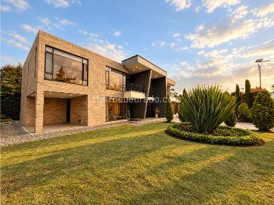 Casa en venta en Guaymaral, Bogotá · foto 2 de 20