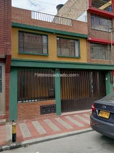 Casa de 4 alcobas en venta en Carvajal, Bogotá, 267 m² · foto 2 de 17