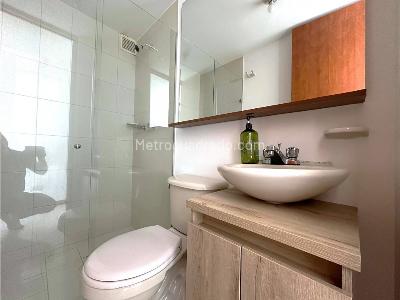 Apartamento en venta en Los Colores, Medellín · foto 8 de 20