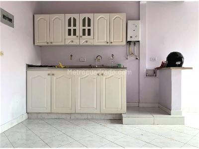 Apartaestudio en venta en San Javier, Medellín, 38 m² · foto 2 de 11