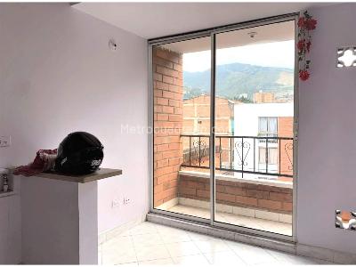 Apartaestudio en venta en San Javier, Medellín, 38 m² · foto 3 de 11