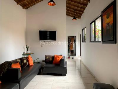 Casa de 5 alcobas en venta en La Candelaria, Medellín, 110 m² · foto 2 de 17