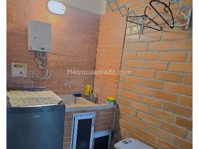 Apartamento de 2 alcobas en venta en Exito De Colombia, Medellín, 60 m² · foto 3 de 9