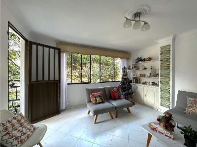 Apartamento de 4 alcobas en venta en Laureles, Medellín, 125 m² · foto 2 de 17