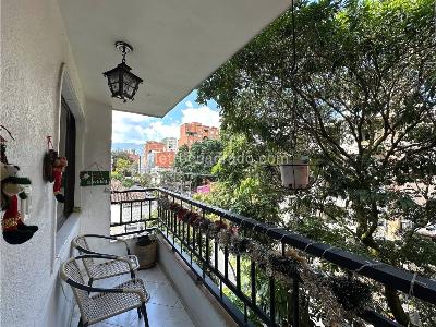 Apartamento de 4 alcobas en venta en Laureles, Medellín, 125 m² · foto 3 de 17