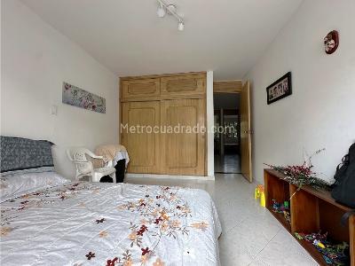 Apartamento de 4 alcobas en venta en Laureles, Medellín, 125 m² · foto 16 de 17