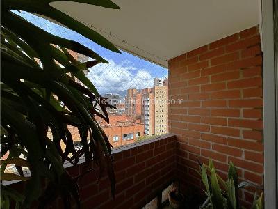Apartamento en venta en Laureles, Medellín · foto 3 de 20