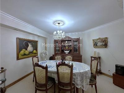 Apartamento de 4 alcobas en venta en Laureles, Medellín, 131 m² · foto 4 de 20