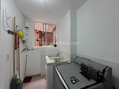 Apartamento de 4 alcobas en venta en Laureles, Medellín, 131 m² · foto 7 de 20