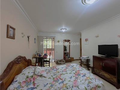 Apartamento de 4 alcobas en venta en Laureles, Medellín, 131 m² · foto 12 de 20
