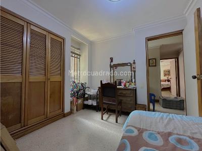 Apartamento de 4 alcobas en venta en Laureles, Medellín, 131 m² · foto 15 de 20