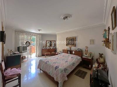 Apartamento de 4 alcobas en venta en Laureles, Medellín, 131 m² · foto 16 de 20
