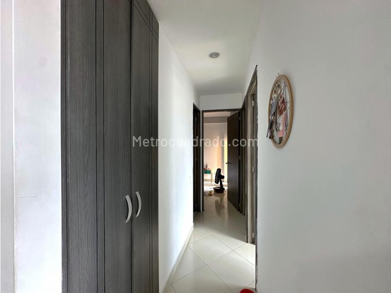 3BR Apartment with Balcony in Laureles - 8