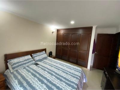 Apartamento de 3 alcobas en venta en Laureles, Medellín, 176 m² · foto 10 de 17
