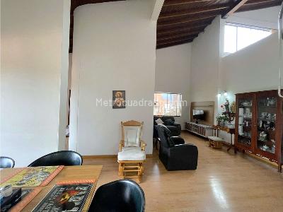 Apartamento de 4 alcobas en venta en Laureles, Medellín, 141 m² · foto 8 de 20