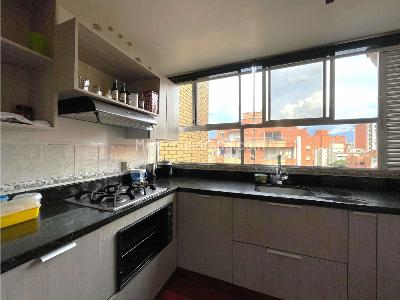 Apartamento de 4 alcobas en venta en Laureles, Medellín, 141 m² · foto 11 de 20