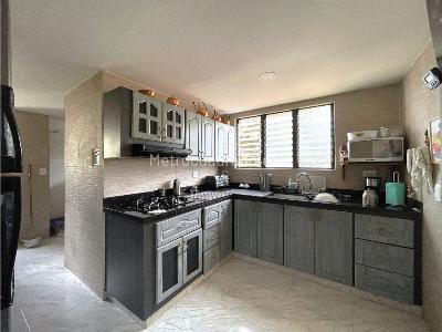 Apartamento de 3 alcobas en venta en Cerro Nutibara, Medellín, 115 m² · foto 2 de 17
