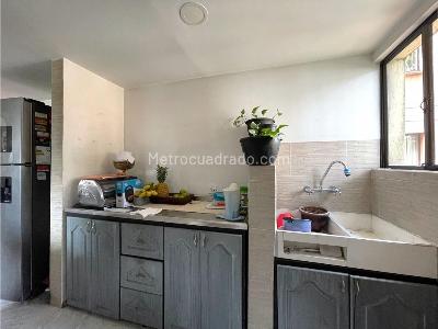Apartamento de 3 alcobas en venta en Cerro Nutibara, Medellín, 115 m² · foto 3 de 17