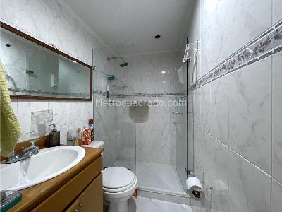 Apartamento de 3 alcobas en venta en Cerro Nutibara, Medellín, 115 m² · foto 13 de 17