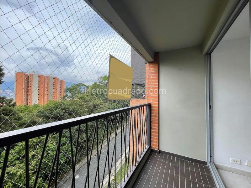 3BR Apartment with City View in La Castellana - 4