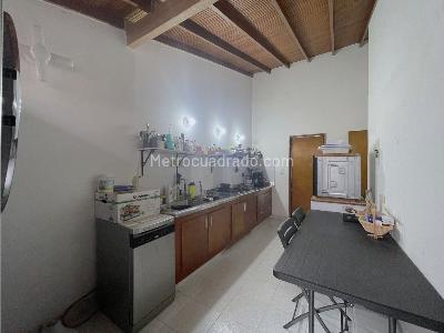 Casa de 5 alcobas en venta en La Castellana, Medellín, 317 m² · foto 4 de 20