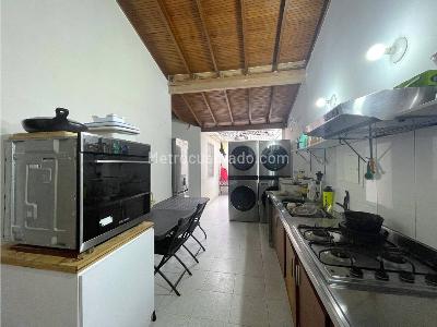 Casa de 5 alcobas en venta en La Castellana, Medellín, 317 m² · foto 5 de 20