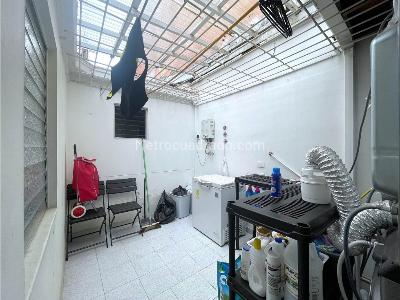 Casa de 5 alcobas en venta en La Castellana, Medellín, 317 m² · foto 6 de 20