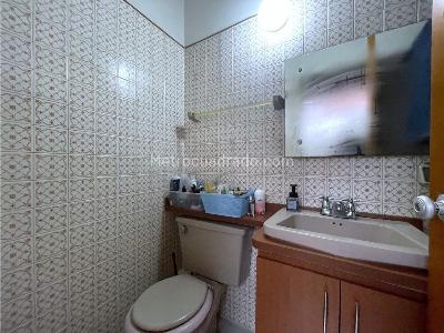 Casa de 5 alcobas en venta en La Castellana, Medellín, 317 m² · foto 10 de 20