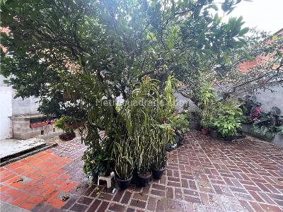 Casa de 5 alcobas en venta en La Castellana, Medellín, 317 m² · foto 13 de 20